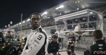 阿布扎比於亞斯碼頭賽道（Yas Marina Circuit）慶祝其在《F1：電影版》（F1: The Movie）中的亮眼演出