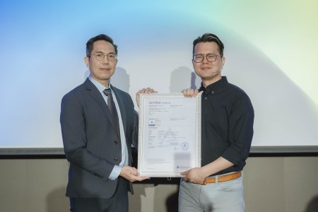 Simmpo 獲德國萊因 90% 藍光衰減認證 打造高標護眼體驗